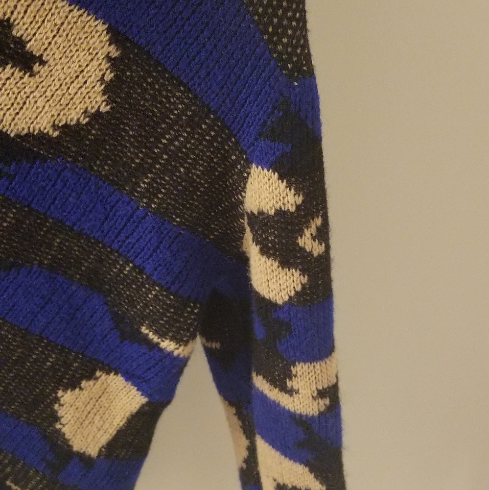 Cardigan - Picture 2 of 4